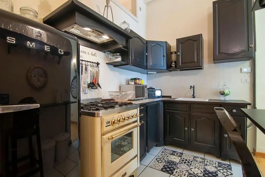 Piazza Delle Erbe Luxury House Apartment Verona Italy
