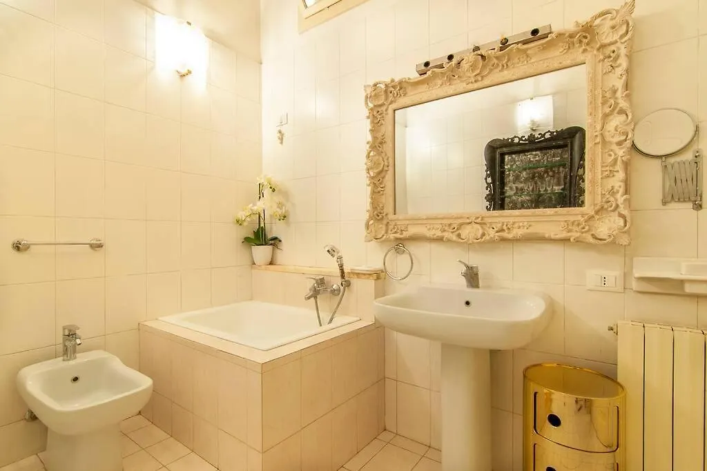 Piazza Delle Erbe Luxury House Apartment Verona 0*,  Italy